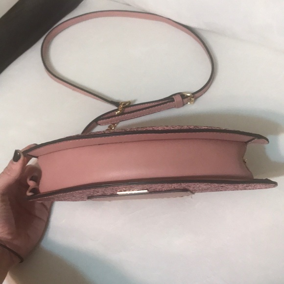 Aldo Laraviel Pink Glitter Sequin Lip Bag! - Picture 4 of 8